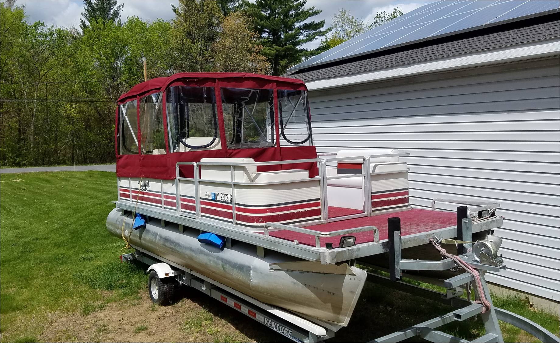 Pontoon Pilot House